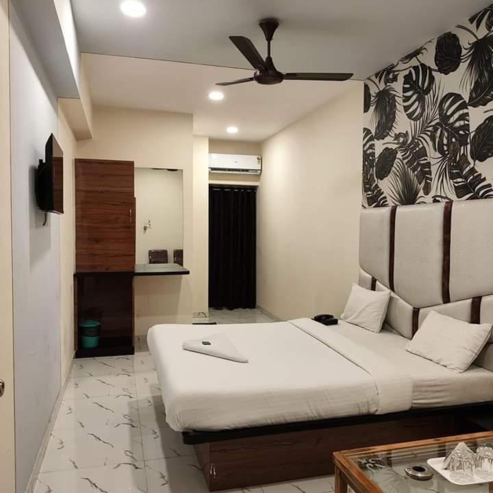 Glitz New Pacific - Nr International Airport Hotel 3*