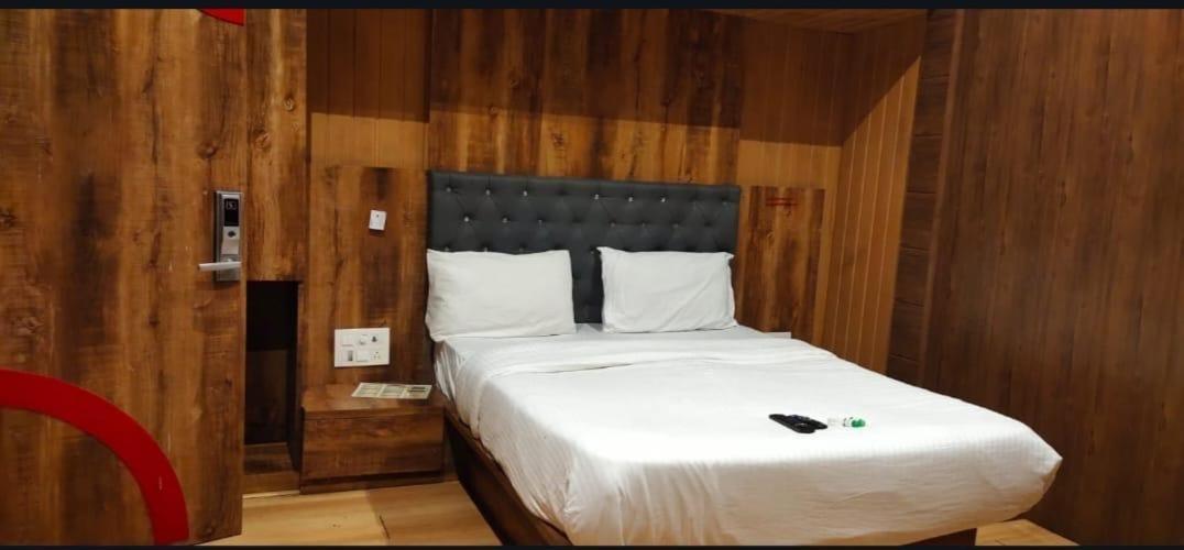 Glitz New Pacific - Nr International Airport 3* Bombaj